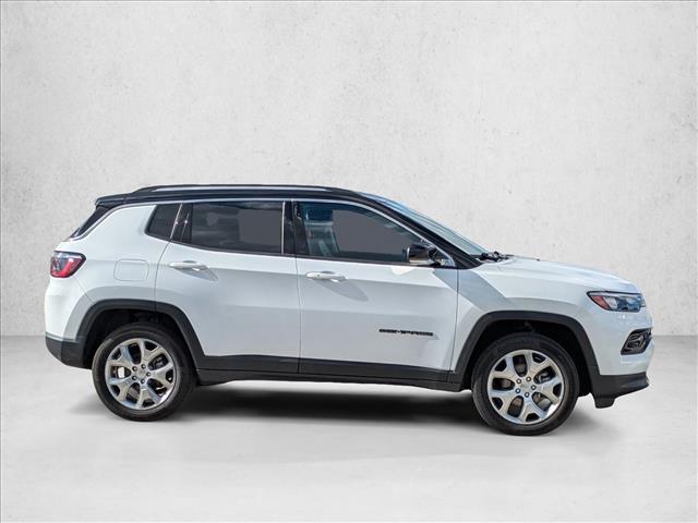 2022 Jeep Compass Limited photo 3