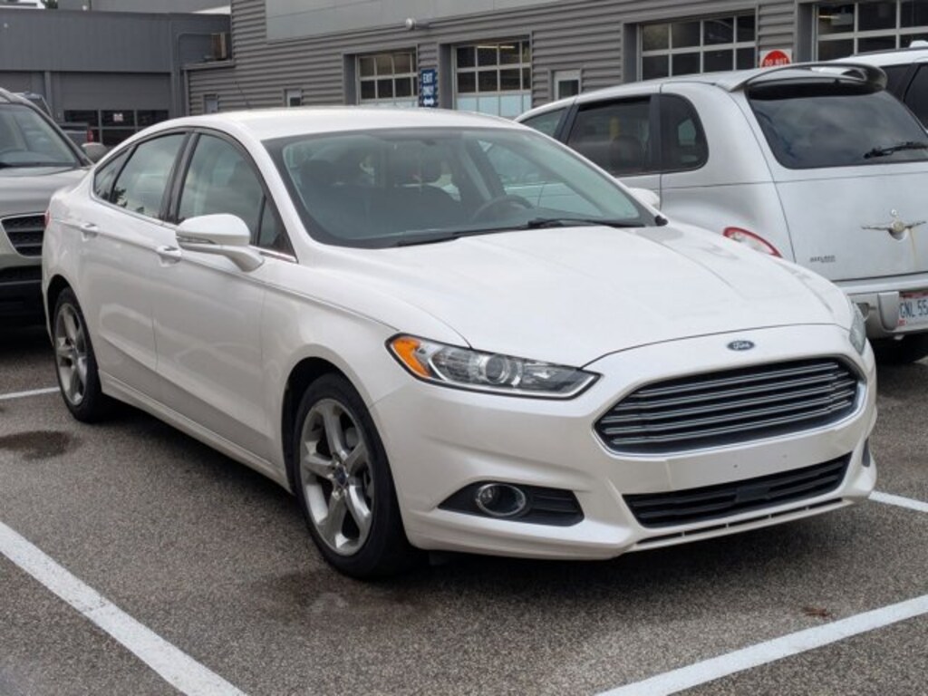 Used 2014 Ford Fusion SE Sedan