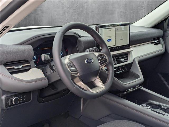 2025 Ford Explorer photo 3