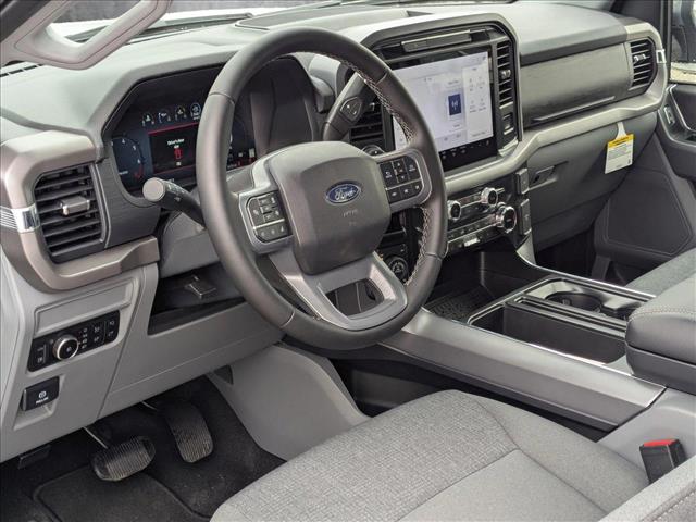 2025 Ford F-150 XLT photo 3