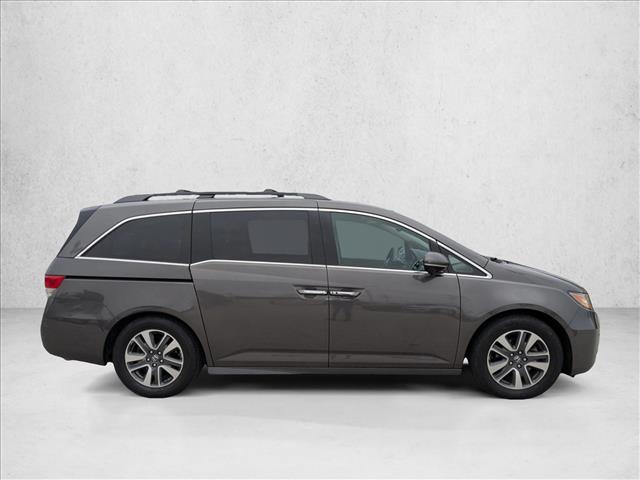 2016 Honda Odyssey Touring Elite photo 4