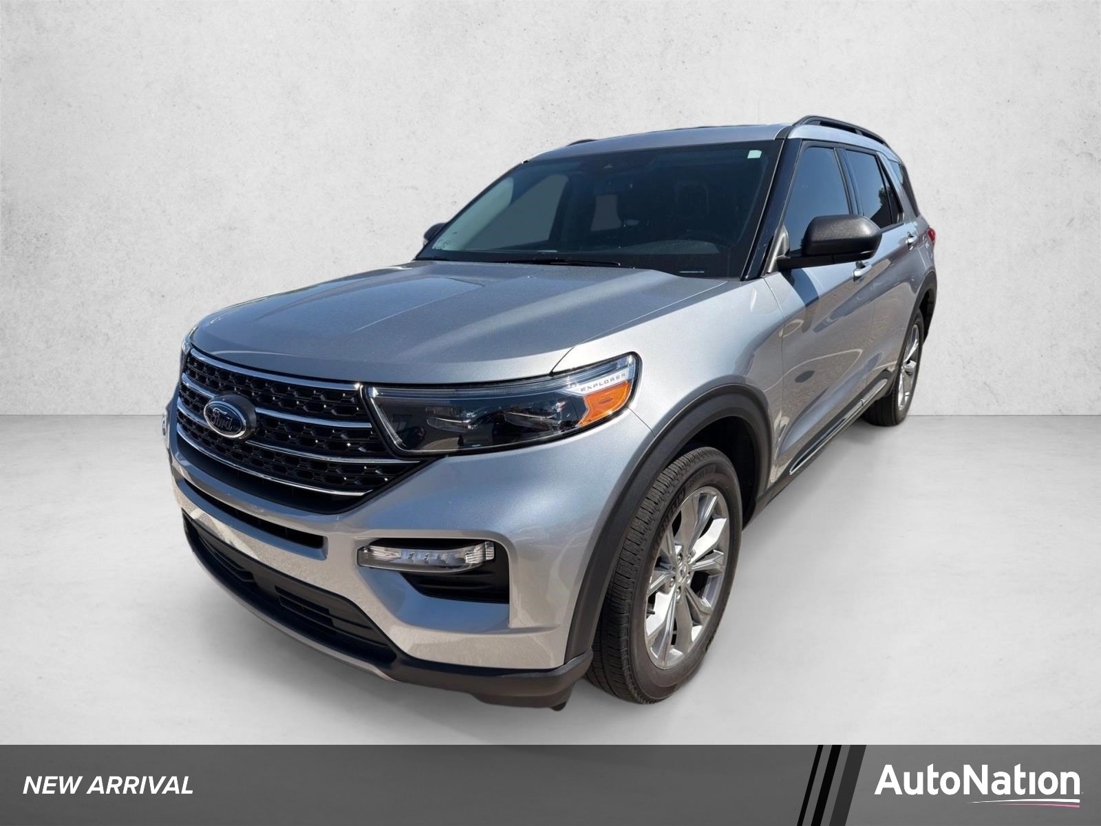 2023 Ford Explorer XLT 4WD's photo