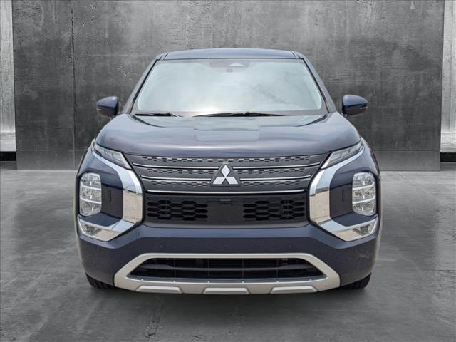 Used 2022 Mitsubishi Outlander SE with VIN JA4J4UA88NZ049609 for sale in Westlake, OH
