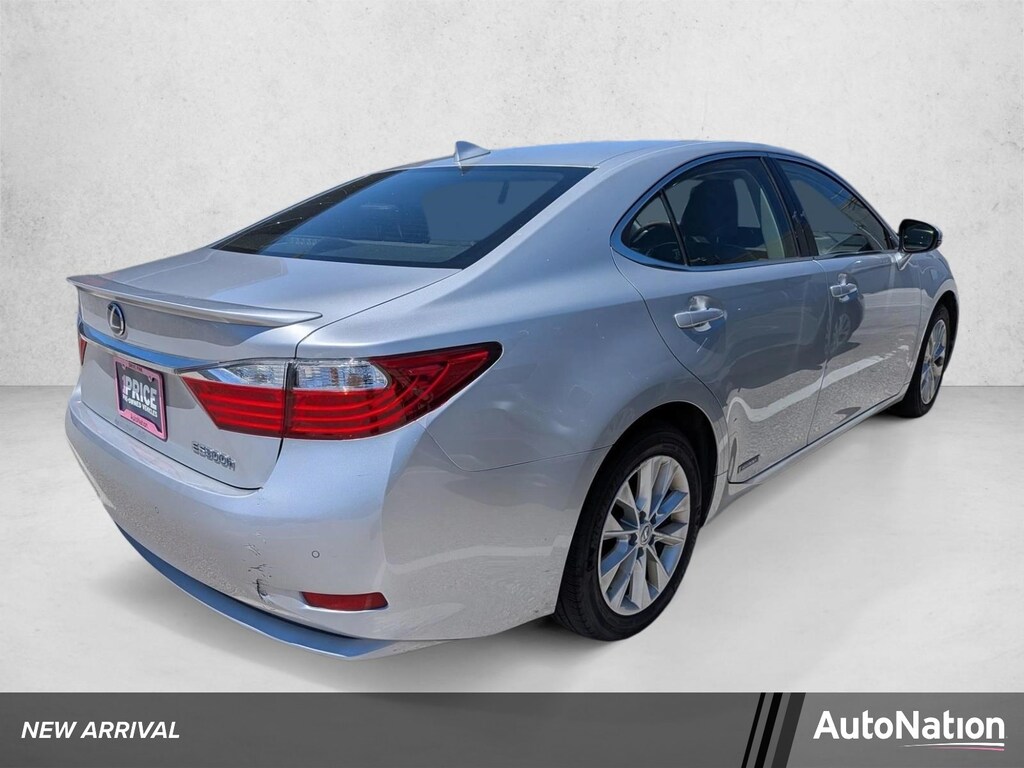 Used 2015 Lexus ES 300h Hybrid Sedan