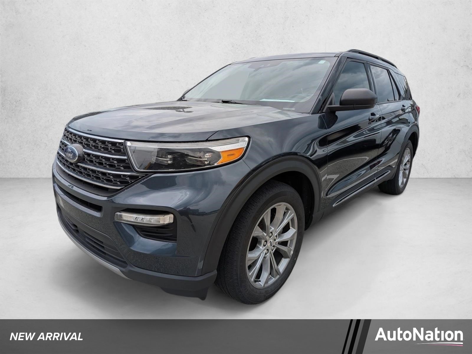 2023 Ford Explorer XLT 4WD's photo