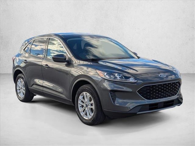 2020 Ford Escape SE photo 3