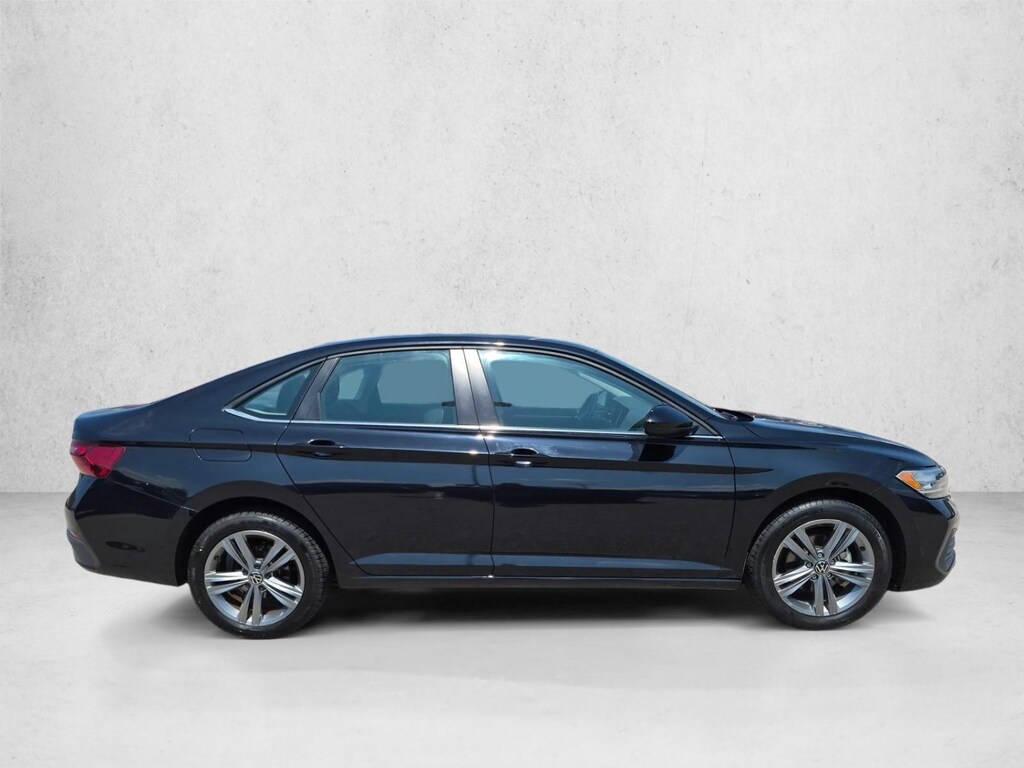 Used 2024 Volkswagen Jetta SE Sedan