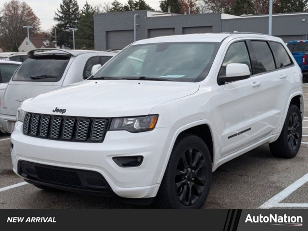 Used 2017 Jeep Grand Cherokee Altitude SUV