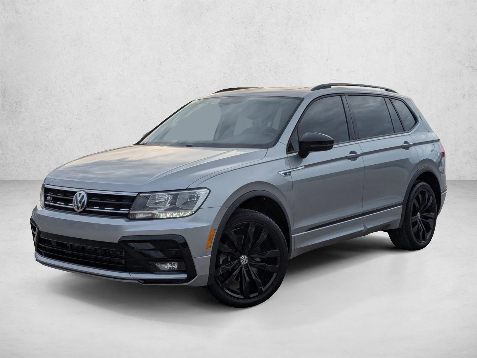 2021 Volkswagen Tiguan SE R-LINE BLACK's photo