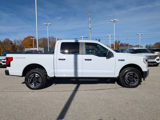 2024 Ford F-150 Lightning photo 4