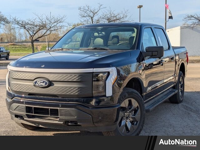 2025 Ford F-150 Lightning Flash's photo