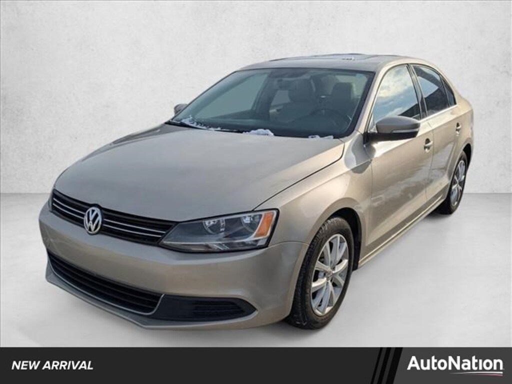 Used 2013 Volkswagen Jetta SE Sedan