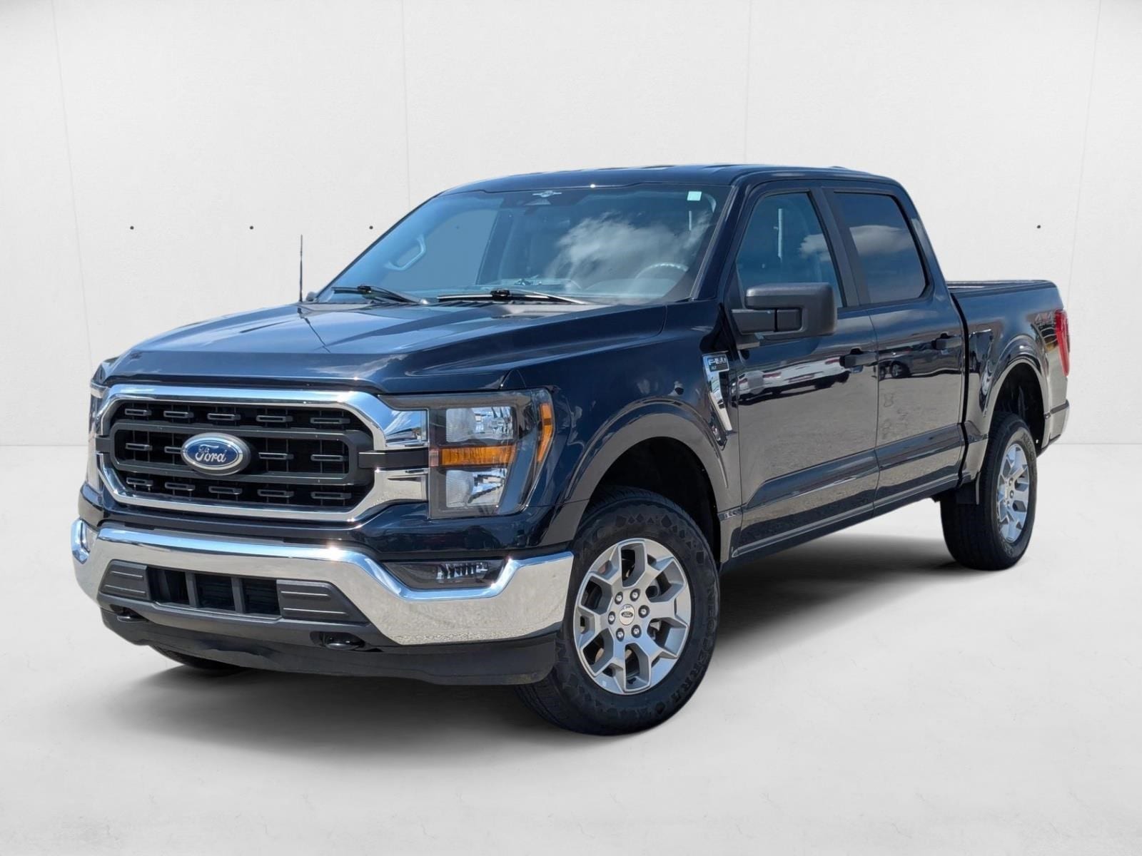 2023 Ford F-150 XLT's photo