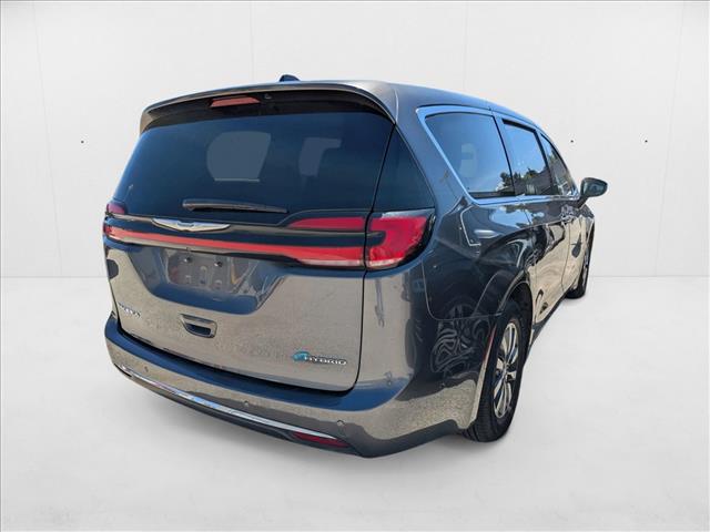 2022 Chrysler Pacifica Hybrid Touring L photo 4