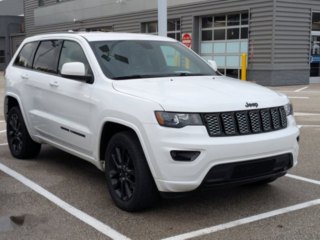 Used 2017 Jeep Grand Cherokee Altitude SUV