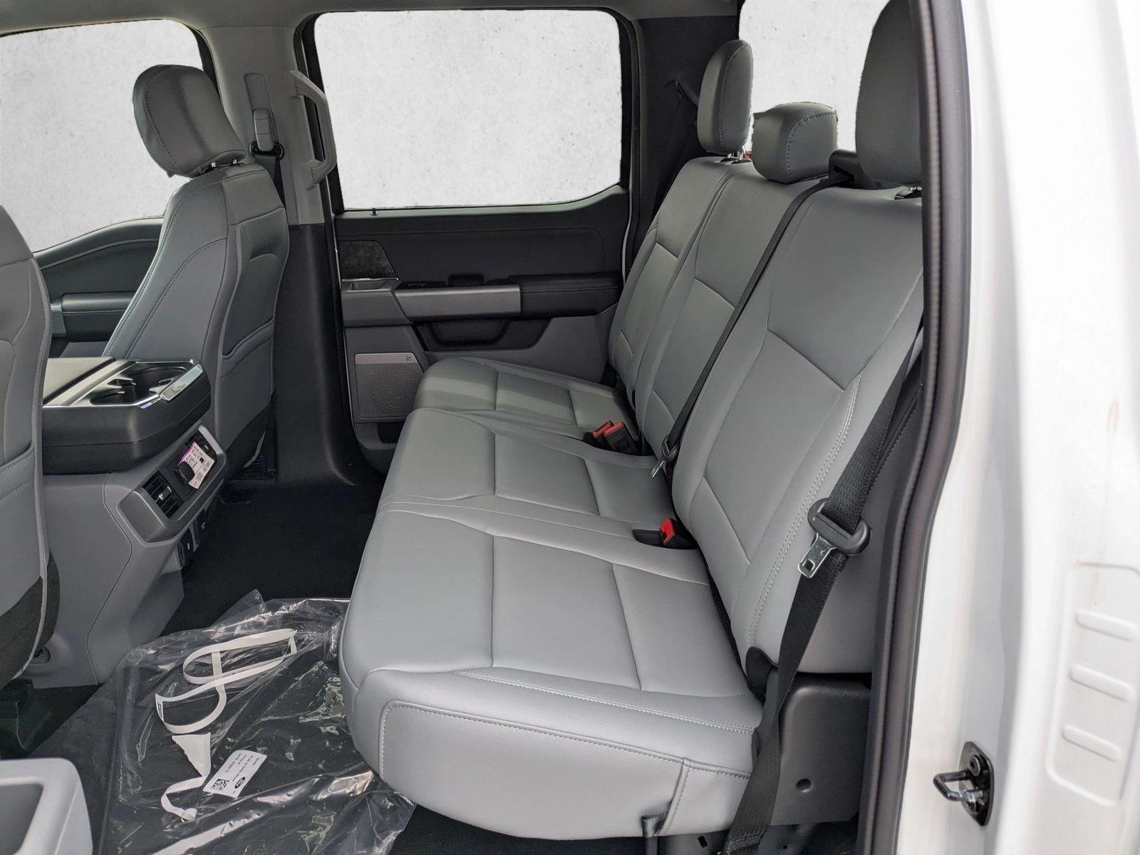 2025 Ford F-150 Lightning Flash - Photo 16