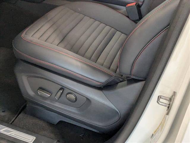 2025 Ford Explorer ST-Line photo 4