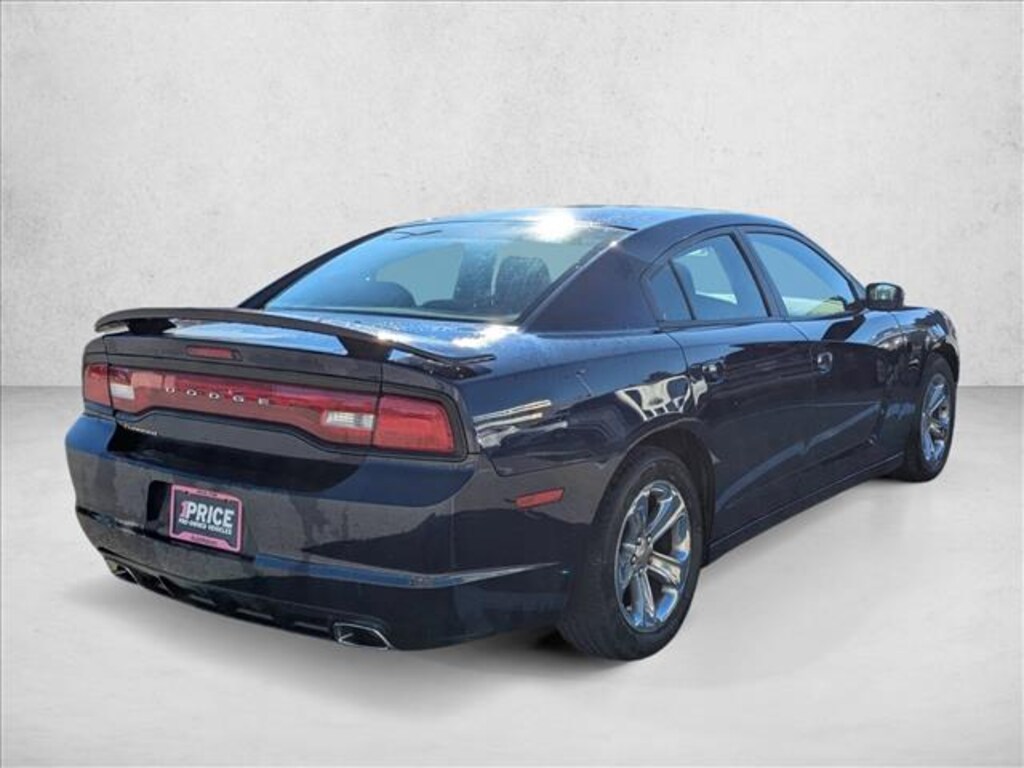 Used 2014 Dodge Charger SE Sedan