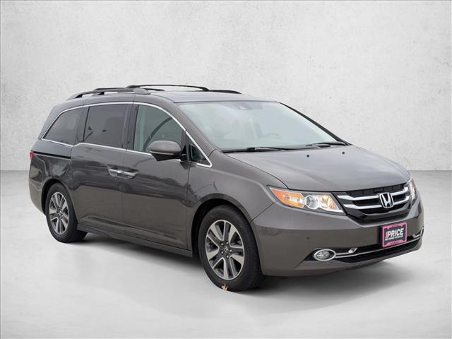 2016 Honda Odyssey Touring Elite photo 3