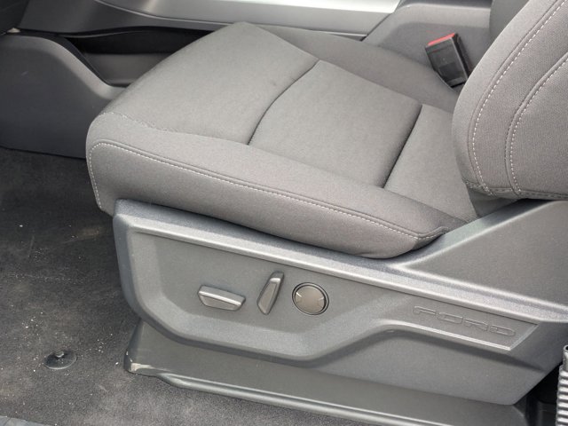 2025 Ford F-150 XLT photo 4