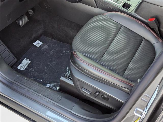 2025 Ford Escape ST-Line photo 2