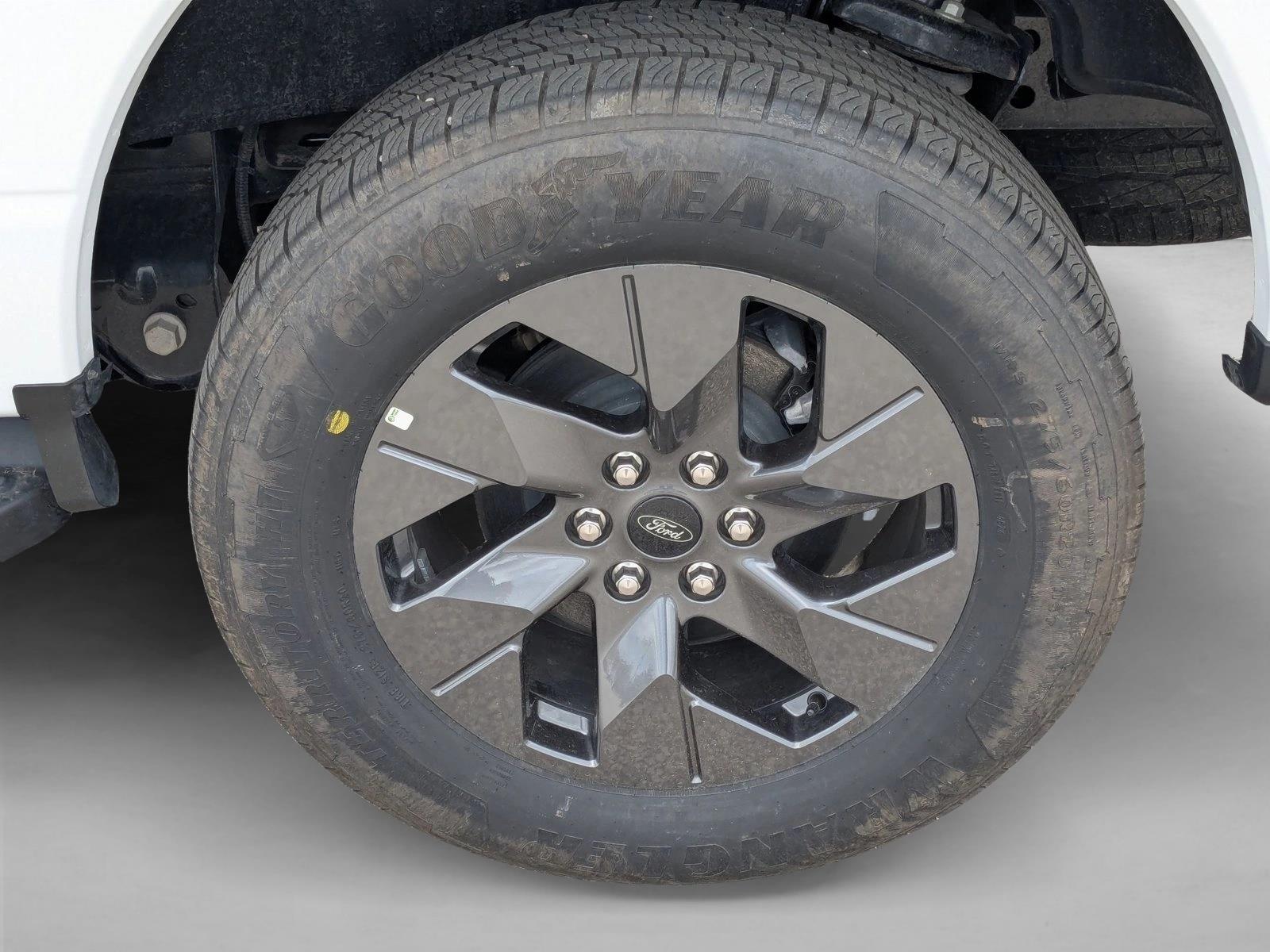 2025 Ford F-150 Lightning Flash - Photo 10