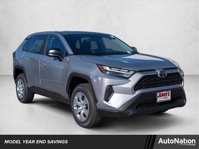 2025 Toyota RAV4 LE's photo