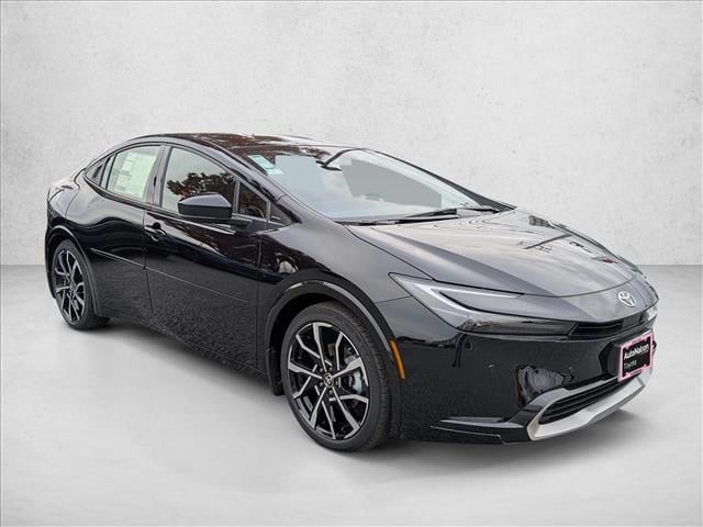 2026 Toyota Prius SE's photo