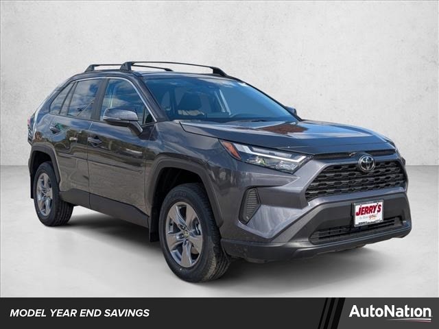 2025 Toyota RAV4 XLE's photo