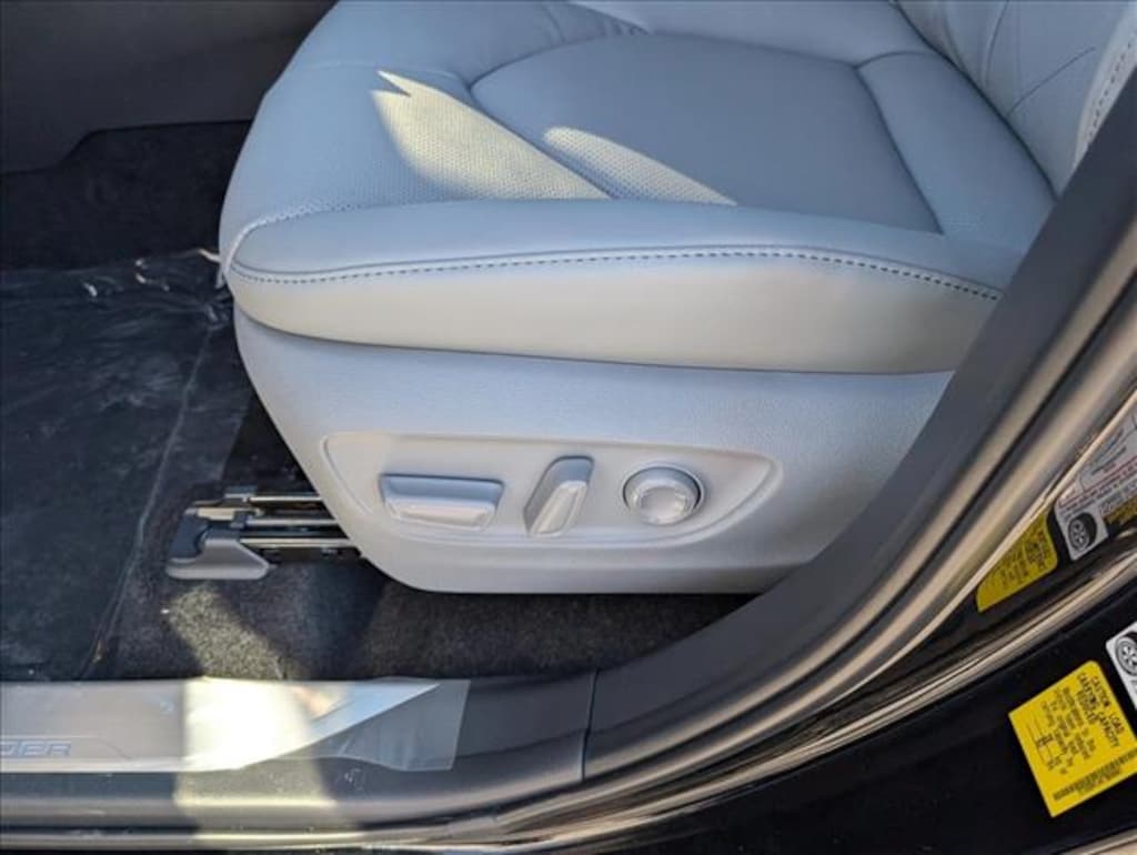 New 2026 Toyota Highlander Hybrid Platinum SUV