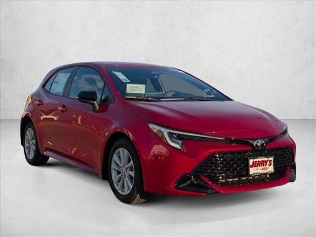 2026 Toyota Corolla Hatchback SE's photo