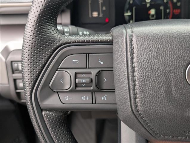 2025 Toyota Tacoma SR5 - Photo 15