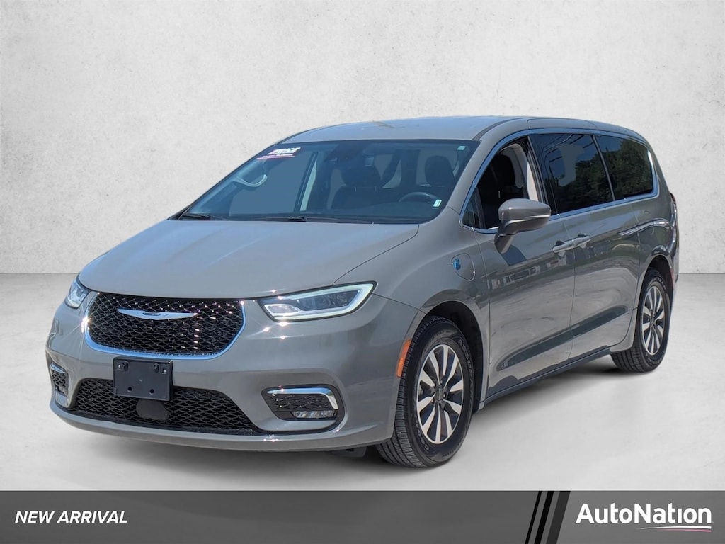 Used 2023 Chrysler Pacifica Hybrid Touring L Mini-van Passenger