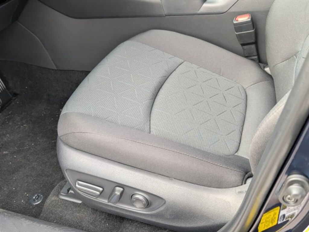 New 2025 Toyota RAV4 Hybrid XLE SUV