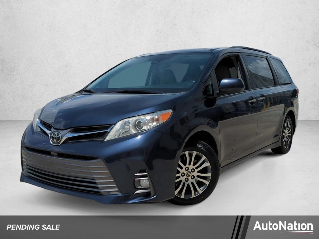 Used 2020 Toyota Sienna XLE Auto Access Seat Mini-van Passenger