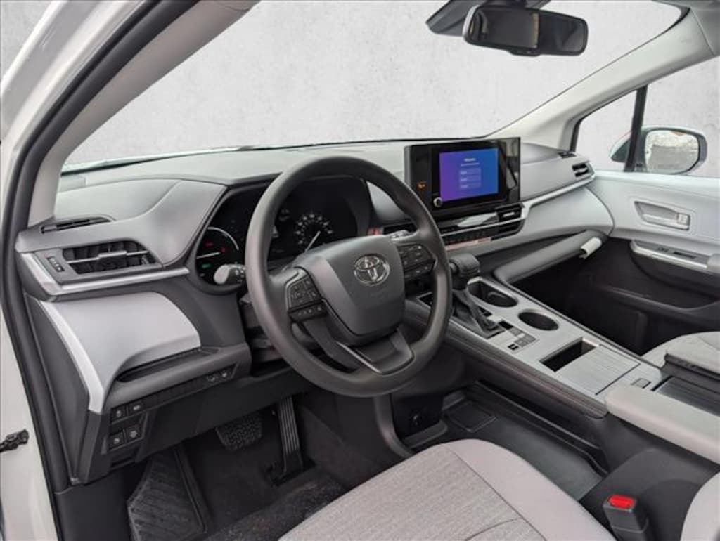 New 2026 Toyota Sienna LE 8 Passenger Van Passenger Van