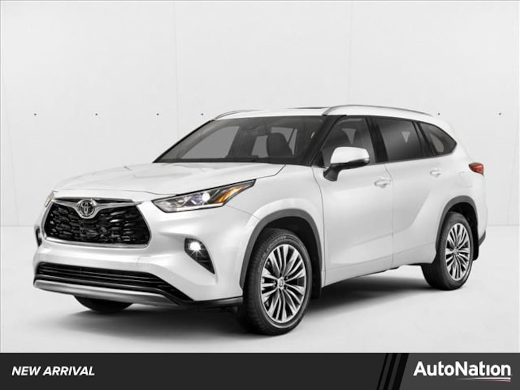 Used 2023 Toyota Highlander LE Sport Utility