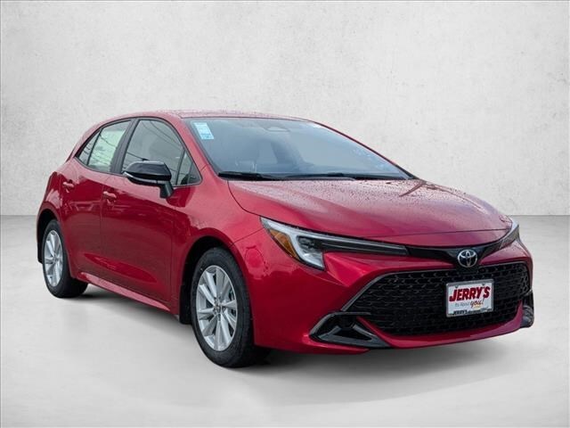 2026 Toyota Corolla Hatchback SE's photo
