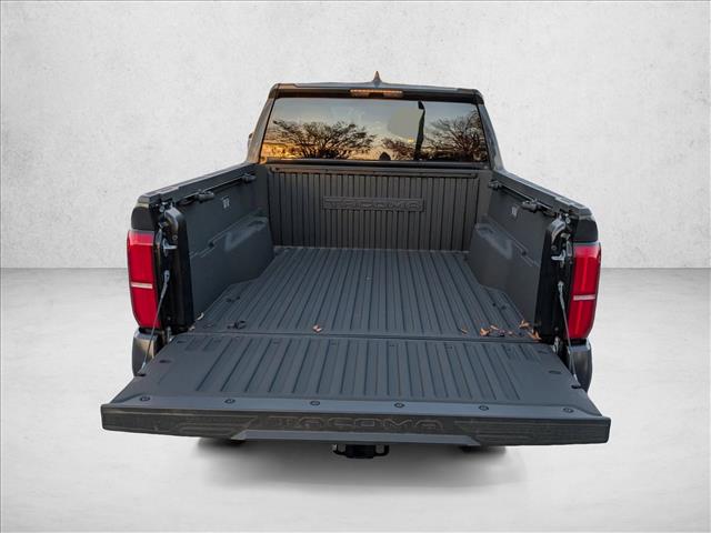2025 Toyota Tacoma SR5 - Photo 8
