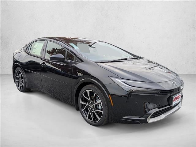 2026 Toyota Prius SE's photo