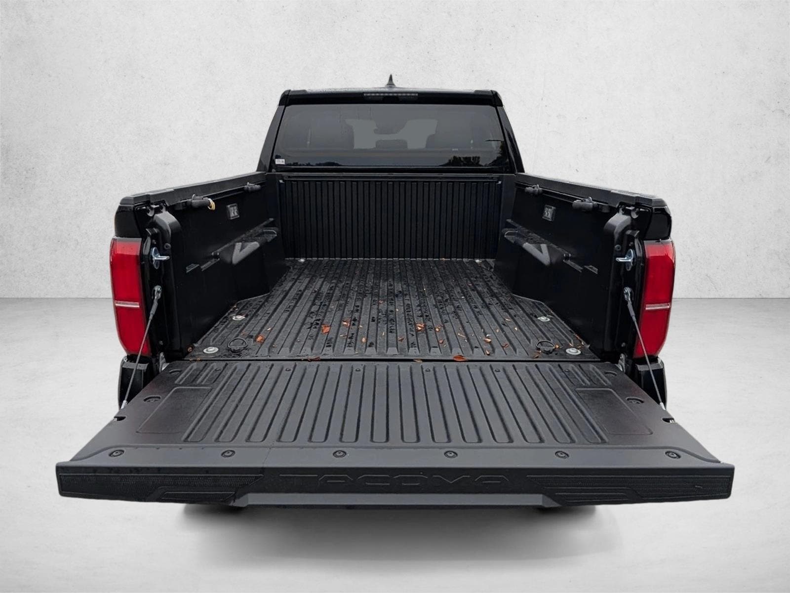 2025 Toyota Tacoma SR5 - Photo 8