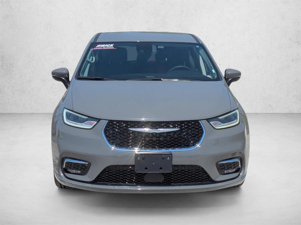 Used 2023 Chrysler Pacifica Hybrid Touring L Mini-van Passenger