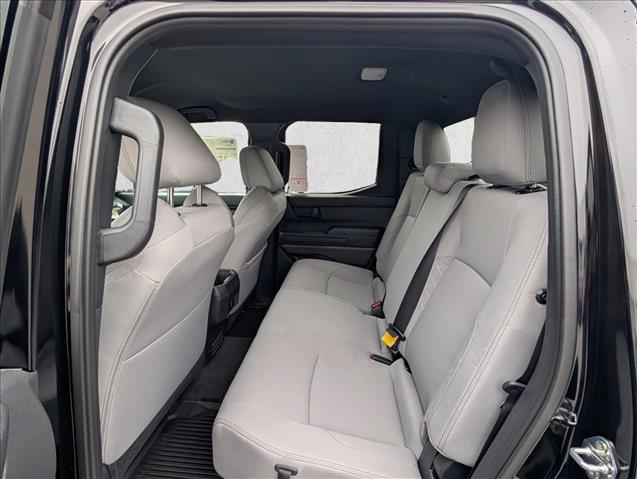 2025 Toyota Tacoma SR5 - Photo 9