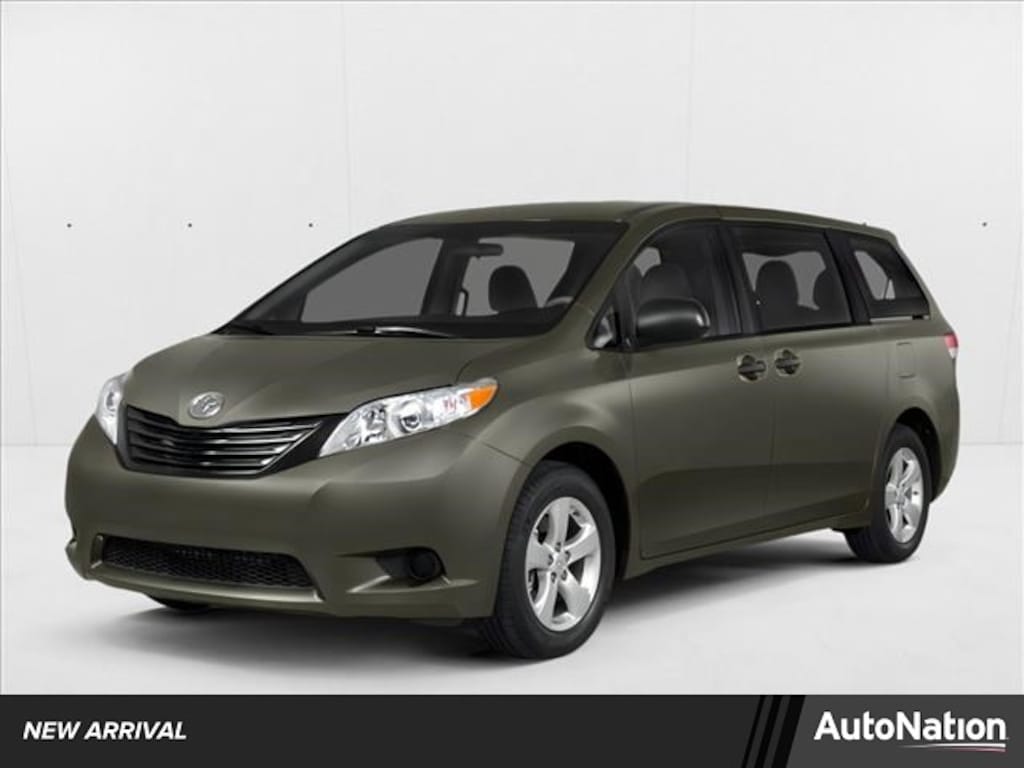 Used 2014 Toyota Sienna XLE Mini-van Passenger