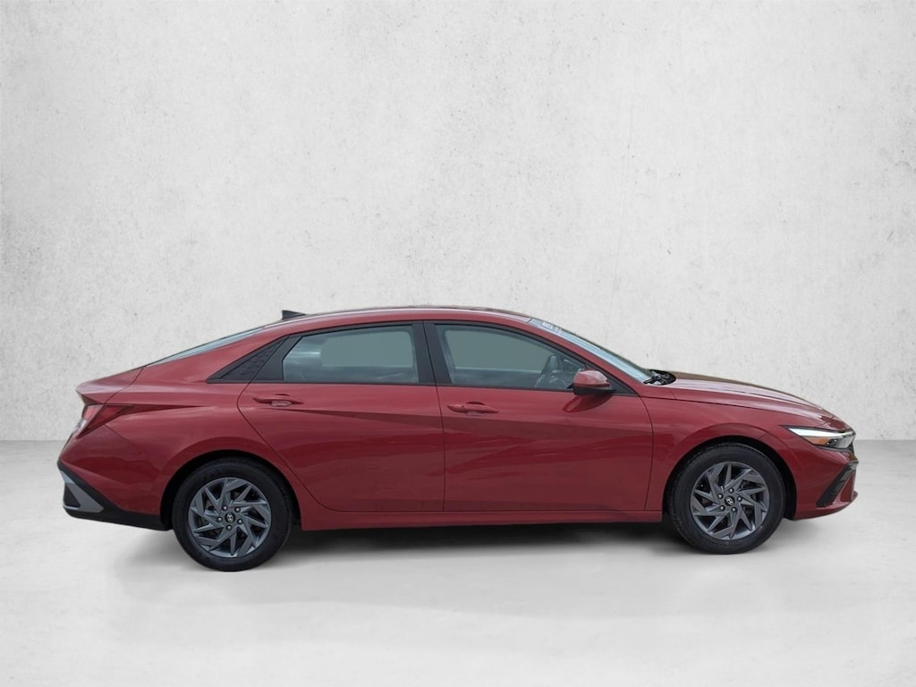 Used 2024 Hyundai Elantra SEL 4dr Car