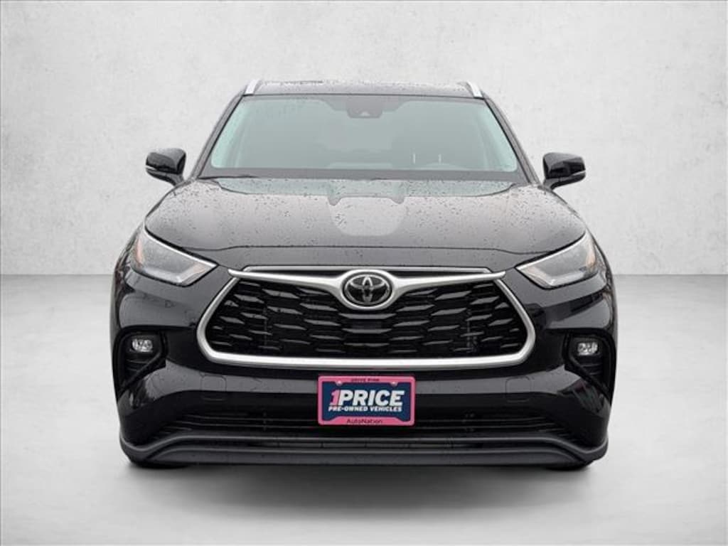 Used 2023 Toyota Highlander XLE Sport Utility