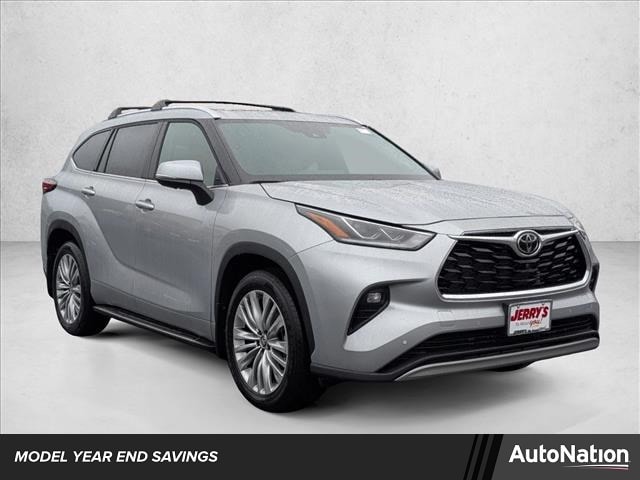2025 Toyota Highlander Platinum's photo