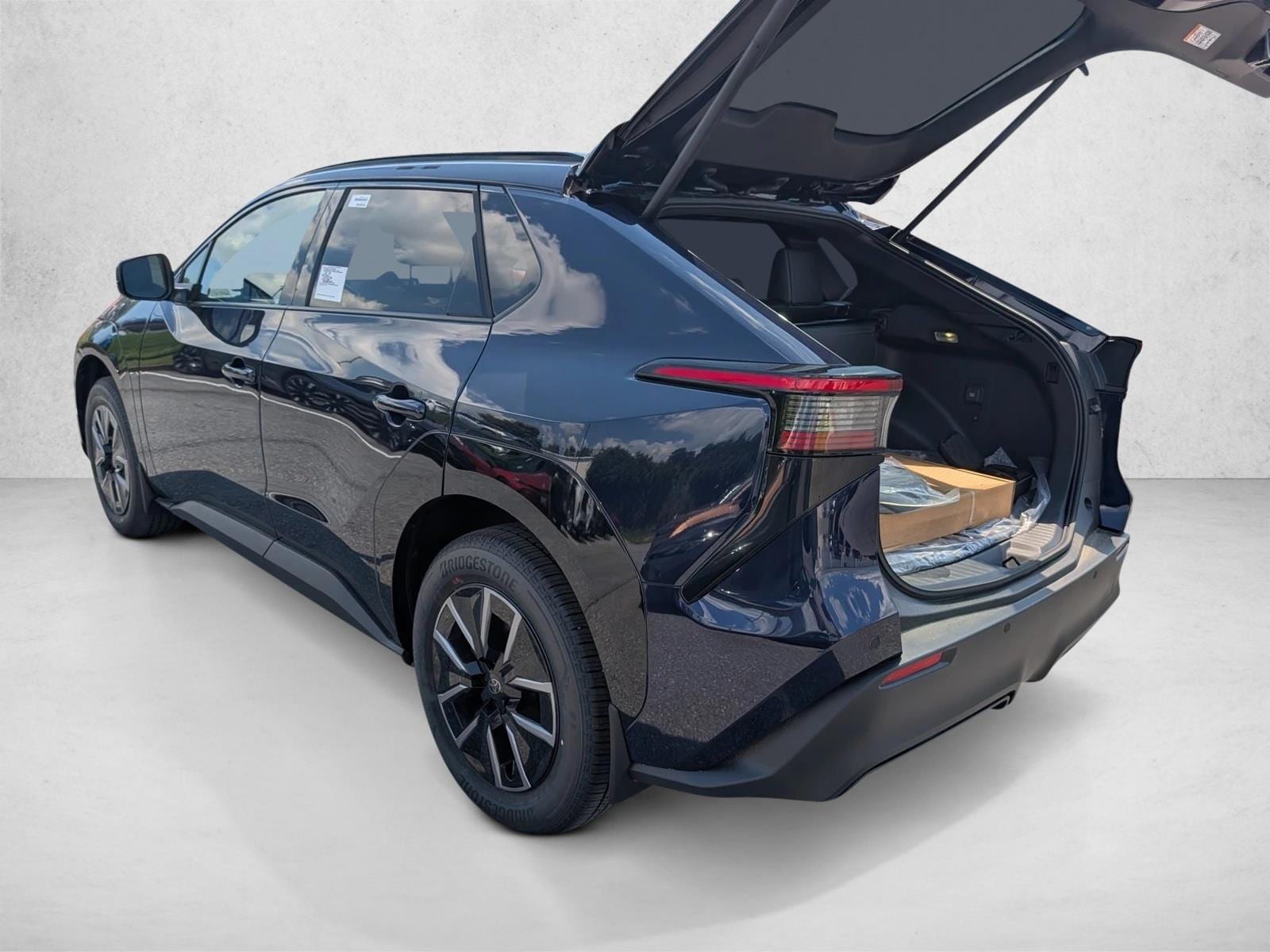 2026 Toyota bZ XLE - Photo 9