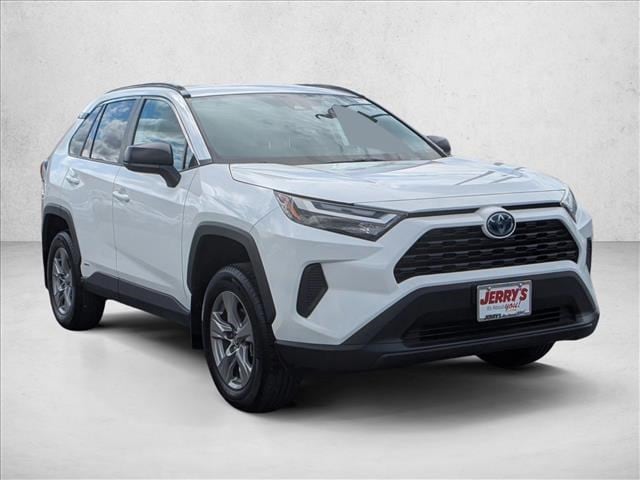 2024 Toyota RAV4 LE's photo