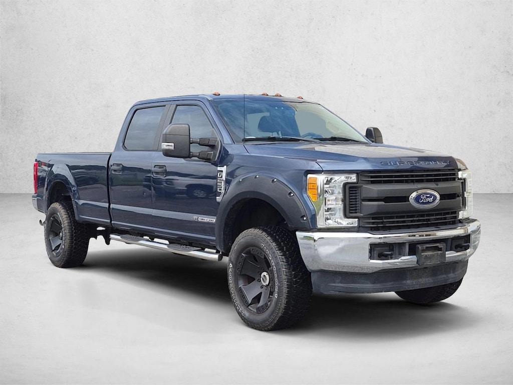 Used 2017 Ford F-250 XL Crew Cab Pickup